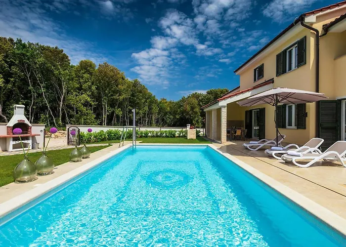 Holiday home Lola Pula